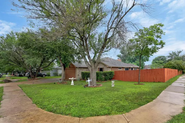 7200 Wardman DR, Del Valle, TX 78617