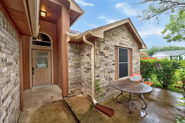 7200 Wardman DR, Del Valle, TX 78617