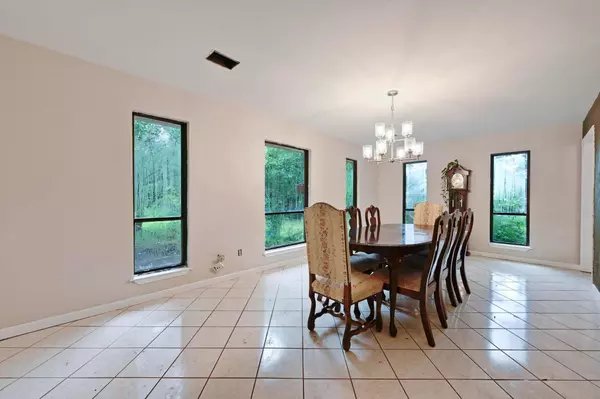 12902 Ben Milam DR, Manchaca, TX 78652