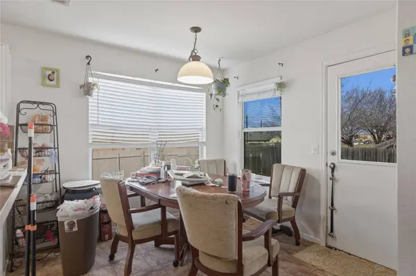 1303 Sunflower LN, San Marcos, TX 78666