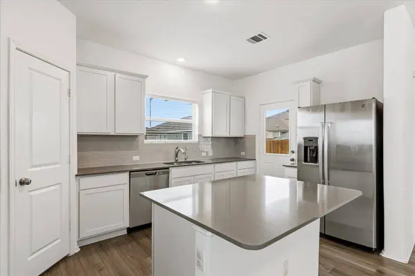 101 Rowdy Yates WAY, Jarrell, TX 76537