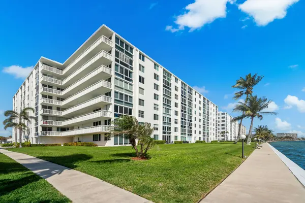 301 LAKE SHORE DR #702, Lake Park, FL 33403
