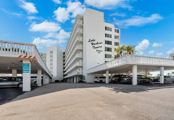 301 Lake Shore DR #702, Lake Park, FL 33403