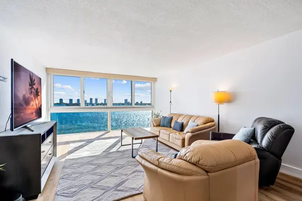 301 LAKE SHORE DR #702, Lake Park, FL 33403