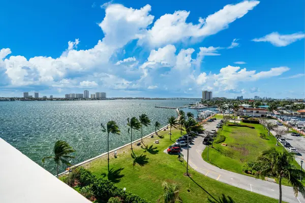301 Lake Shore DR #702, Lake Park, FL 33403