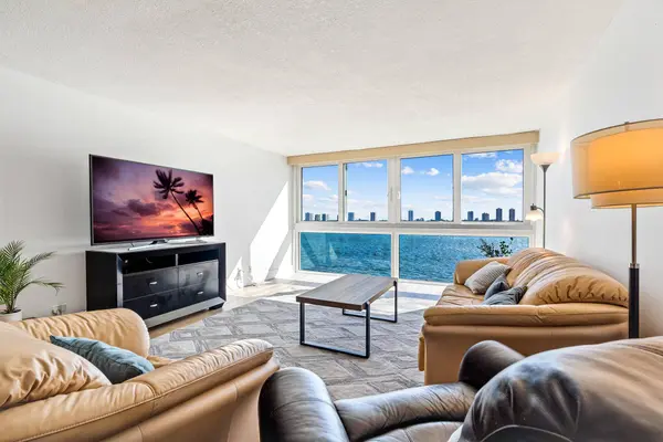 301 Lake Shore DR #702, Lake Park, FL 33403