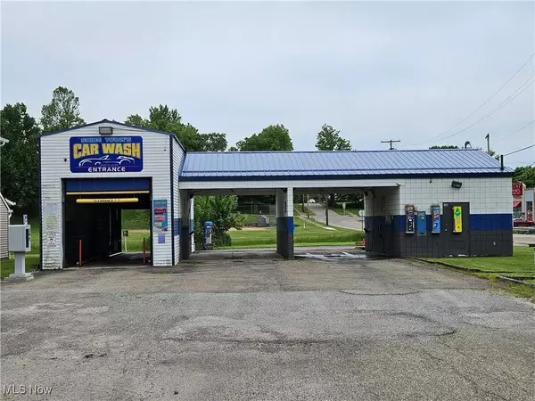 121 W 3rd ST, East Liverpool, OH 43920