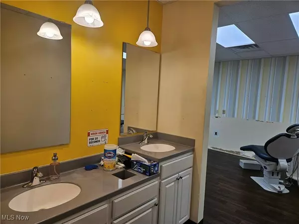 2203 Sunset BLVD, Steubenville, OH 43952