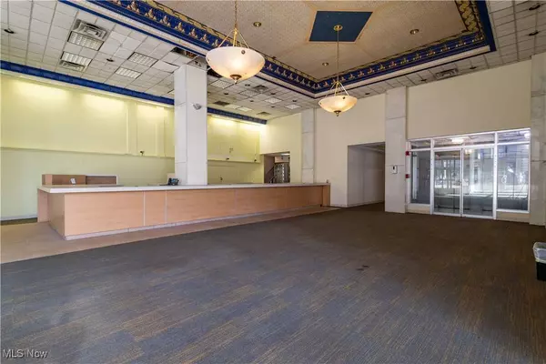 100 N 4th ST, Steubenville, OH 43952