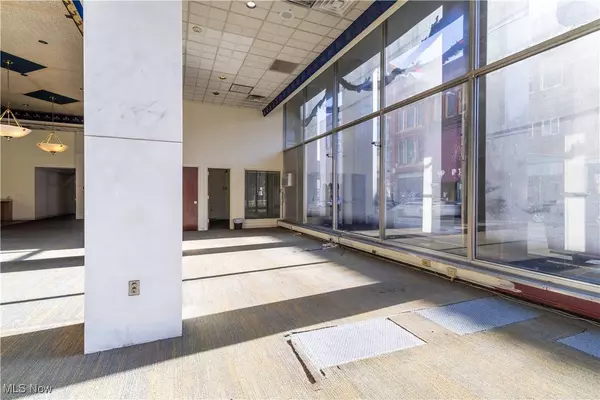 100 N 4th ST, Steubenville, OH 43952