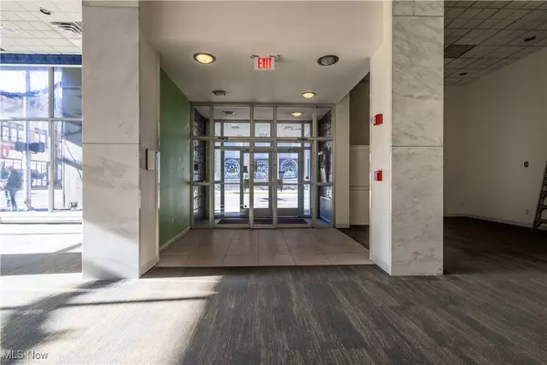 100 N 4th ST, Steubenville, OH 43952