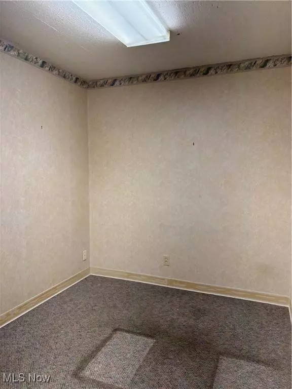 2017 Sunset BLVD, Steubenville, OH 43952