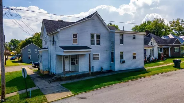 697 Country Club RD, Cadiz, OH 43907