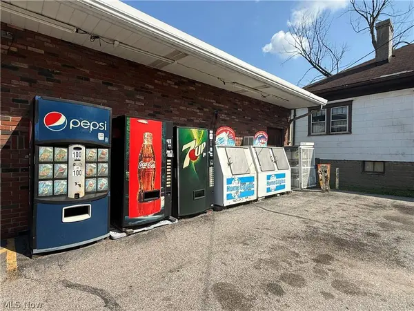 2506 Commercial AVE, Mingo Junction, OH 43938