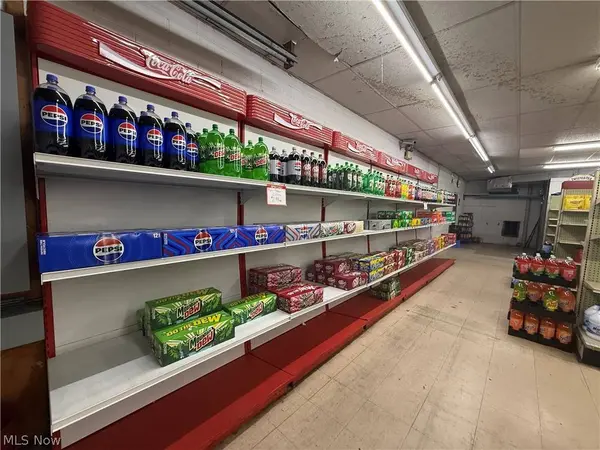 2506 Commercial AVE, Mingo Junction, OH 43938