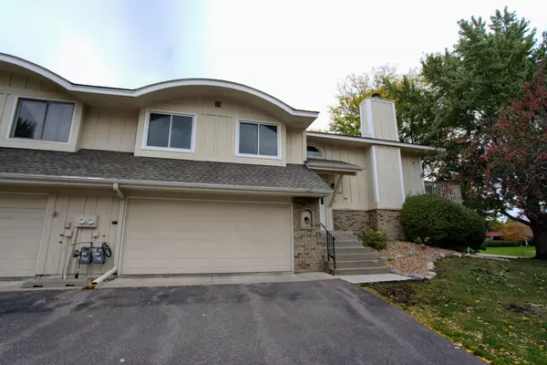 Take a Virtual Tour of this Charming Maple Grove Townhome