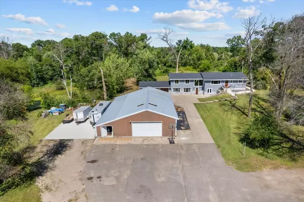 Renovated 5BR Gem in Cambridge: 3.5 Acres, Studio Apartment & More