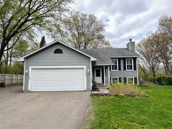 Quiet Elk River Living with Space to Grow