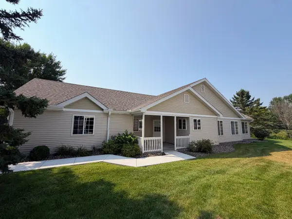 One-Level Townhome for Sale in Elk River, MN with Sunroom and Open-Concept Living
