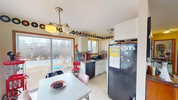 200 Ferndale DR S, Braham, MN 55006