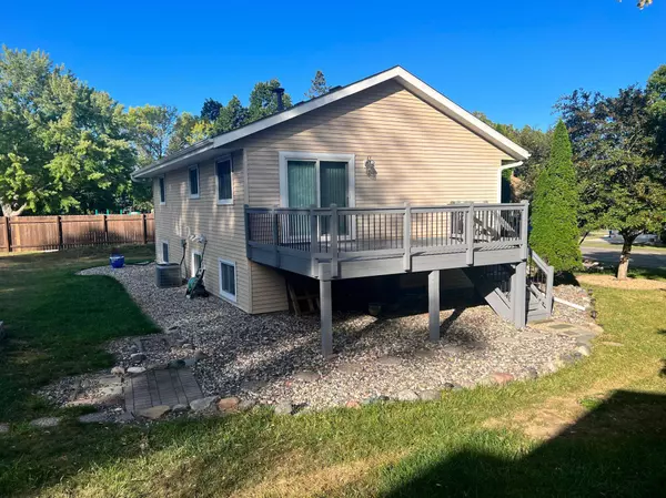 4212 Tonkawood RD, Minnetonka, MN 55345