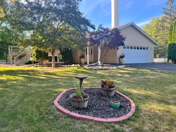 4212 Tonkawood RD, Minnetonka, MN 55345