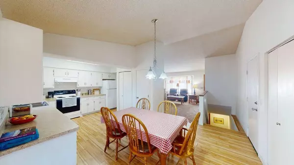 32524 Evergreen ST NW, Cambridge, MN 55008