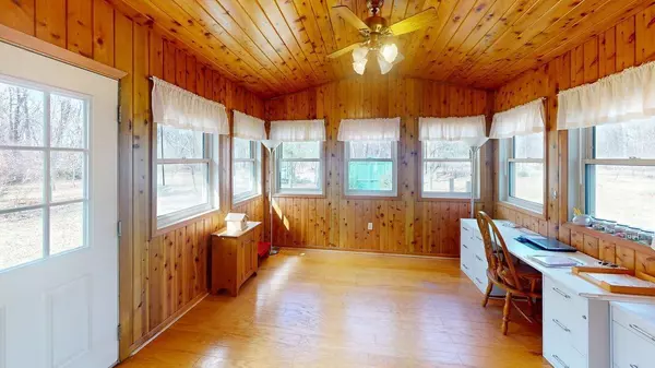 32524 Evergreen ST NW, Cambridge, MN 55008