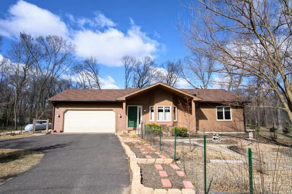 32524 Evergreen ST NW, Cambridge, MN 55008