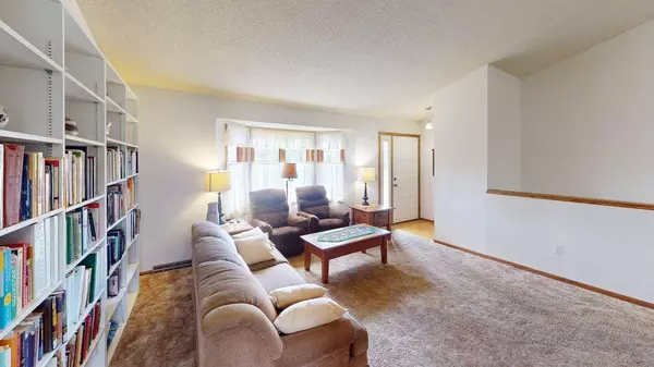 32524 Evergreen ST NW, Cambridge, MN 55008