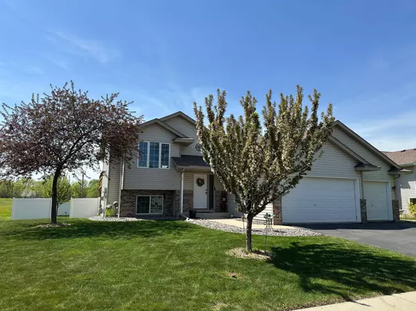 607 Fairmont AVE N, Montrose, MN 55363