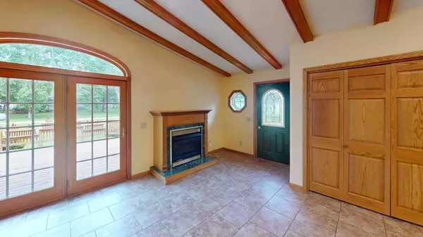 211 3rd AVE N, Waldorf, MN 56091