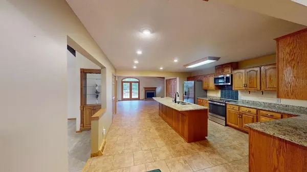 211 3rd AVE N, Waldorf, MN 56091