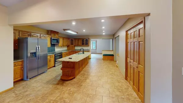 211 3rd AVE N, Waldorf, MN 56091