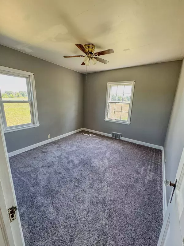 2197 313th AVE NW, Cambridge, MN 55008