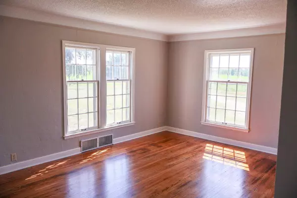 2197 313th AVE NW, Cambridge, MN 55008