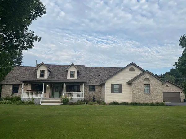 33687 Washington ST NE, Cambridge, MN 55008