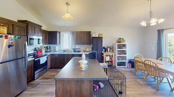 310 Pinto CIR, Braham, MN 55006