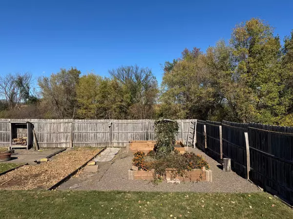 935 Aspen LN, Montrose, MN 55363