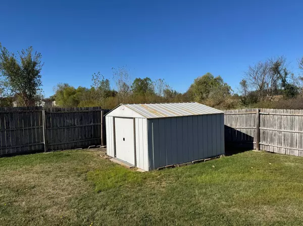 935 Aspen LN, Montrose, MN 55363