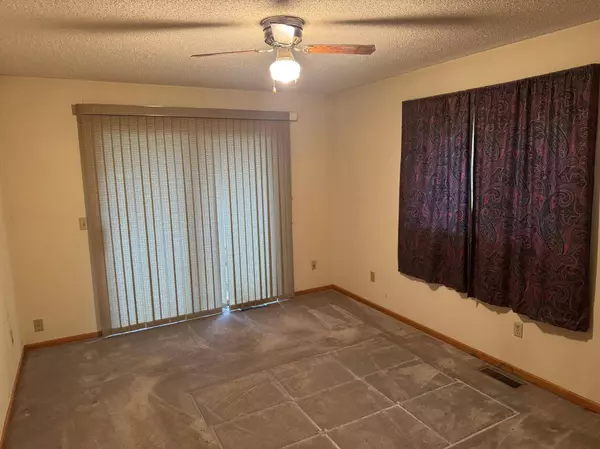 2775 283rd AVE NW, Isanti, MN 55040