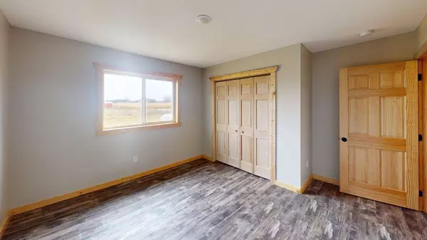 1956 228th LN, Mora, MN 55051