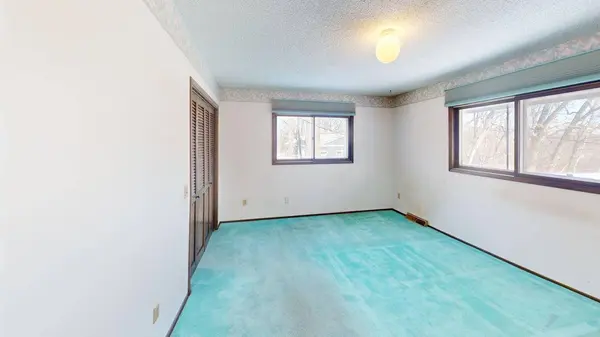 27015 Flintwood CIR, Wyoming, MN 55092