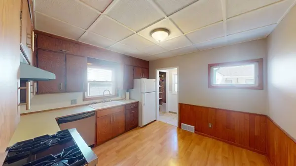 1051 Burke AVE W, Roseville, MN 55113