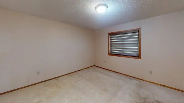 13093 Elgin DR NW, Elk River, MN 55330