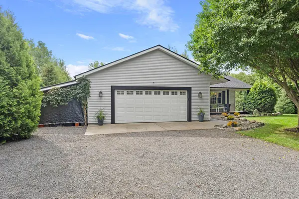 31795 Lakeway DR NE, Cambridge, MN 55008
