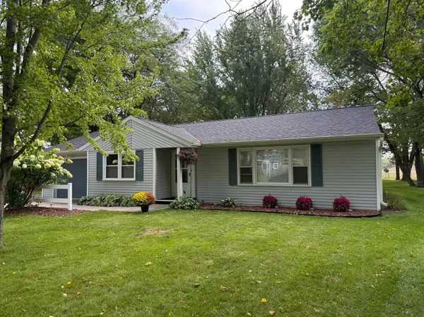 1128 Woodlawn Acres DR, Saint Cloud, MN 56301