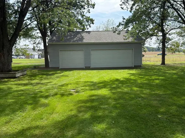 1128 Woodlawn Acres DR, Saint Cloud, MN 56301