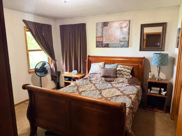 630 Summit LN, Mora, MN 55051