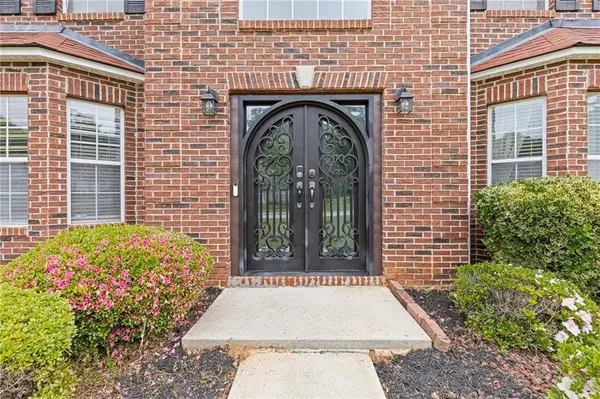 6932 Dalehollow DR, Lithonia, GA 30058